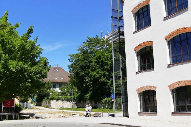 Zwischen dem Wohnhaus (links) und Inno... Studentenwohnheim (Archivbild, 2017).  | Foto: Peter Gerigk