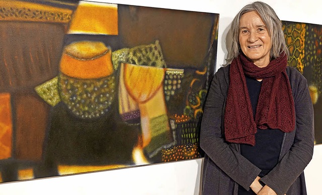 Die Malerin Ilse Werner zeigt in Wehr ... inneres und warmes Leuchten ausgeht.   | Foto: Roswitha Frey