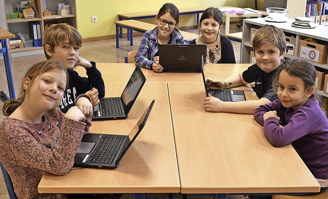 In den nchsten 1,5 Jahren wird die He...e Grundschule in Merdingen nun testen.  | Foto: Cecile Buchholz
