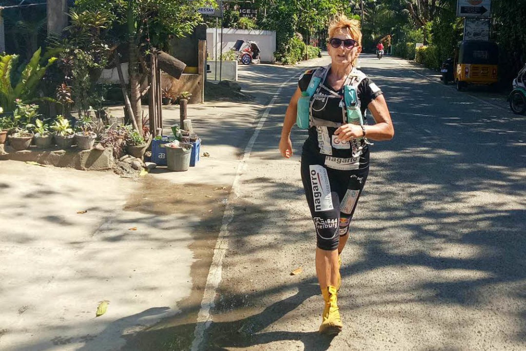 Brigid Wefelnberg auf der Strecke beim Philippinenlauf  | Foto: privat