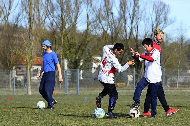 Das erste Pfiff-Training startete auf dem Sportplatz in Opfingen.  | Foto: Ingo Schneider