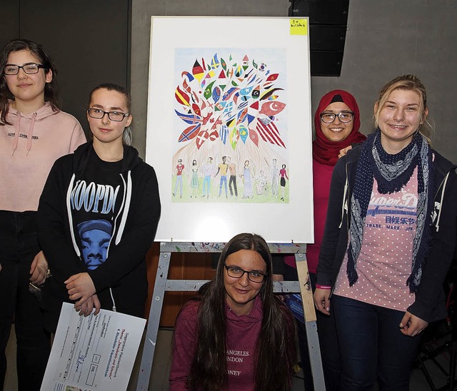 Die Sieger des Plakatwettbewerbs der 9...hie, Angelique, Kim, Handan und Annika  | Foto: Boris Burkhardt