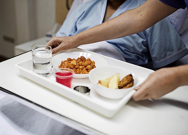 Krankenhausessen ist nicht immer gut.   | Foto: Rawpixel (Adobe.Stock)