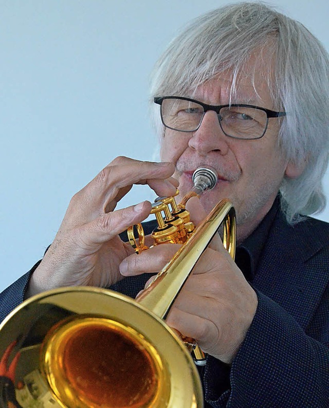 Dieter Fahrner bei seinem Abschied nac...er Musikschule in Weil am Rhein 2014.   | Foto: Jochen Fillisch