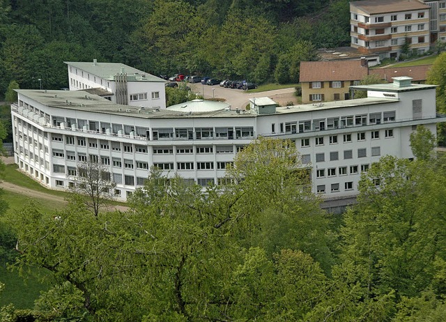Steht vor einer ungewissen Zukunft: Das Bruder-Klaus-Krankenhaus in Waldkirch.   | Foto: Hubert Bleyer