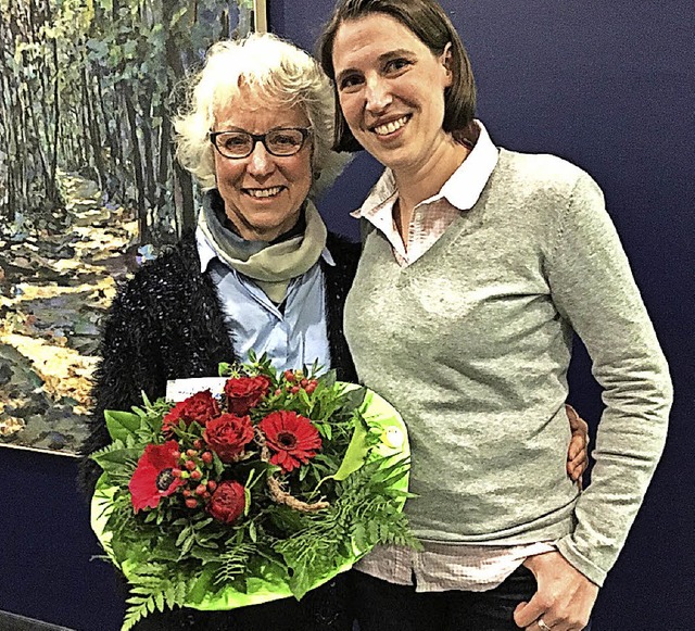 Wilma Raynor trat von ihrem Vorsitz de...hfolgerin ist Kathy Leitner (rechts).   | Foto: Anja Kunz