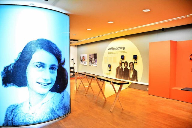 Die Basler Ausstellung zu Anne Frank, ...jhrig 1945 im KZ Bergen-Belsen starb.  | Foto: Annette Mahro