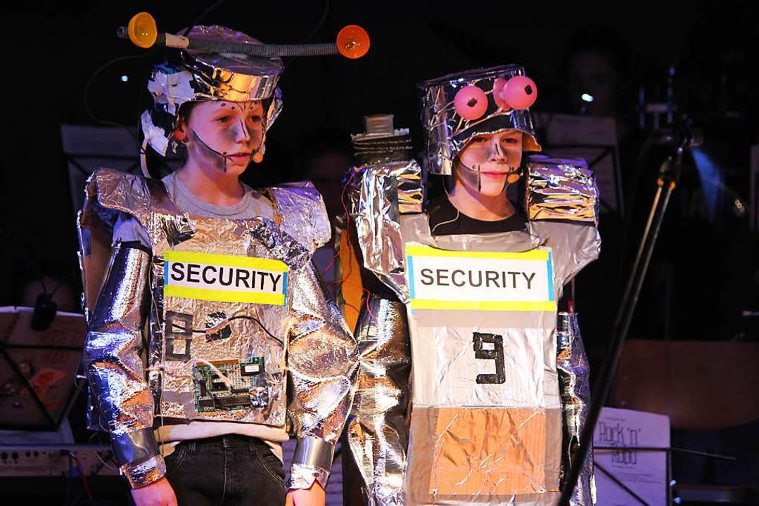 Die Sicherheitskrfte sorgen dafr, dass Ruhe herrscht in Roboterra  | Foto: Martin Klabund