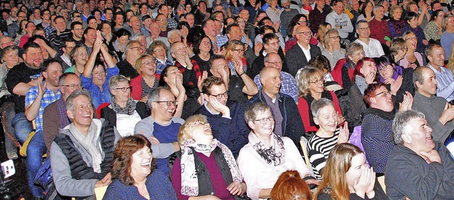 Das Publikum amsierte sich bei der SW... in der Haltinger Festhalle kstlich.   | Foto: Sedlak