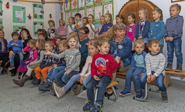 Die kleinen Gastgeber gaben sich alle Mhe, ihre groen Gste zu unterhalten.   | Foto: Olaf Michel