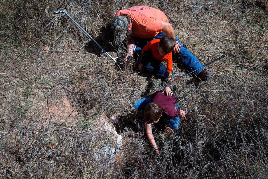 Schon die Jagd auf die Schlangen ist ein großes Ereignis. (Foto: AFP) Schon die Jagd auf die Schlangen ist ein großes Ereignis. (Foto: AFP)