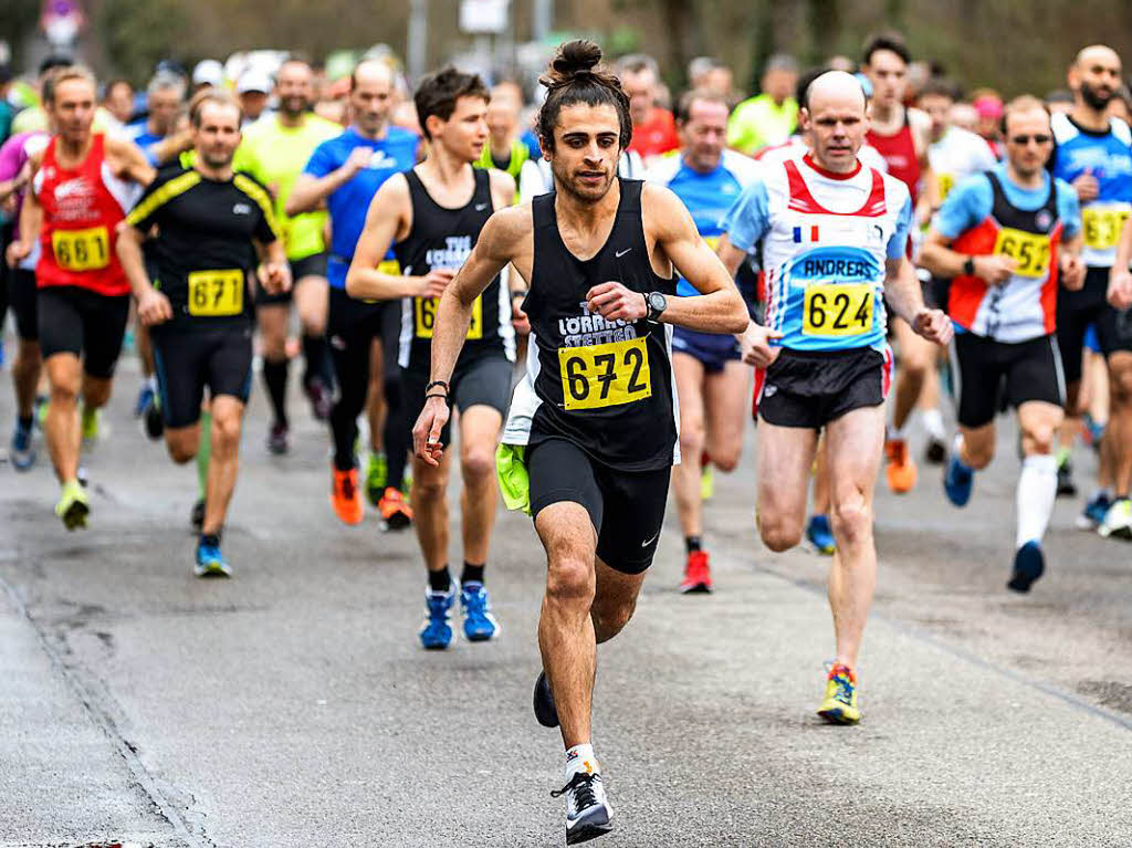 Schon nach dem Start beim Zehn-Kilometer-Lauf an vorderster Stelle: Omar Tareq vom TuS Lrrach-Stetten