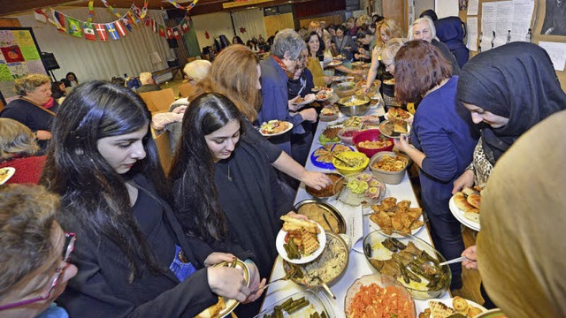 Beim internationalen Buffet war die Auswahl riesig.   | Foto: Michael Bamberger