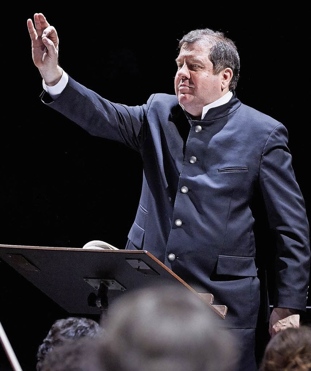 Dirigent Ivor Bolton steht fr eine zeitgeme Klangkultur.   | Foto: M. Willi
