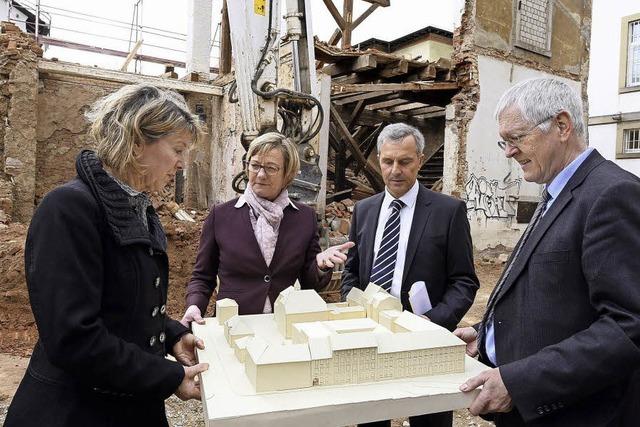 Mit dem ersten Abriss beginnt der Neubau des Freiburger Justizzentrums am Holzmarkt