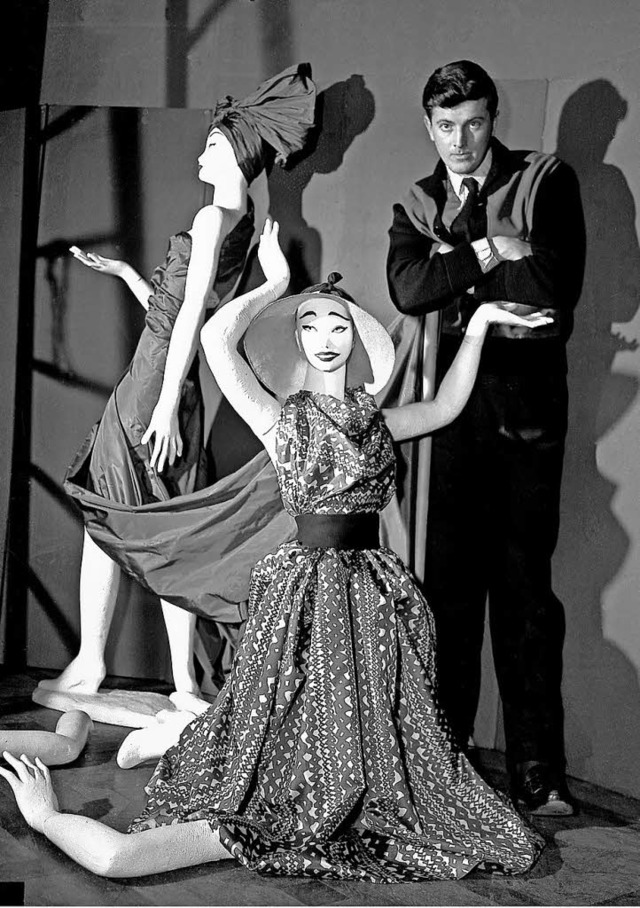 De Givenchy 1952 in seinem Geschft.   | Foto: dpa