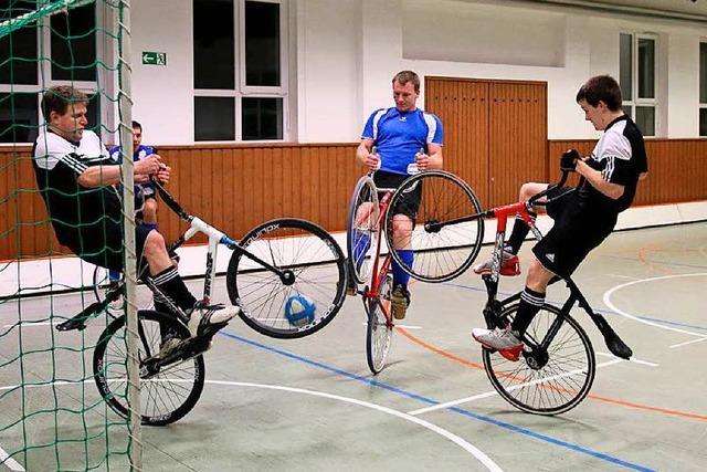 Wie die Randsportart Radball einem Verein vor dem Aus neue Mitglieder bringt