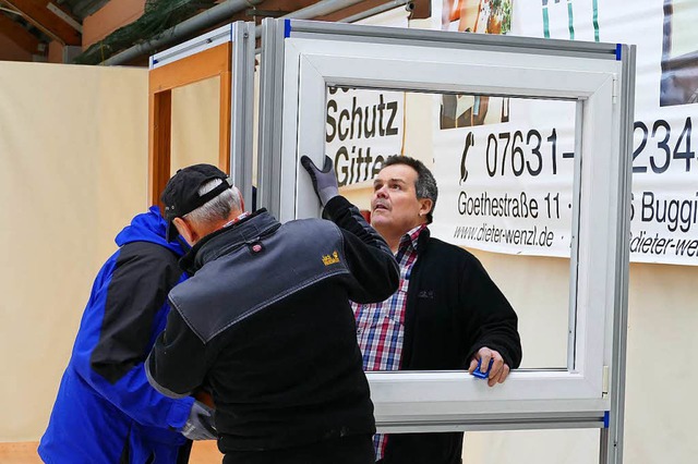 Die Aufbauarbeiten auf der Messe sind in vollem Gange.  | Foto: Kathrin Ganter