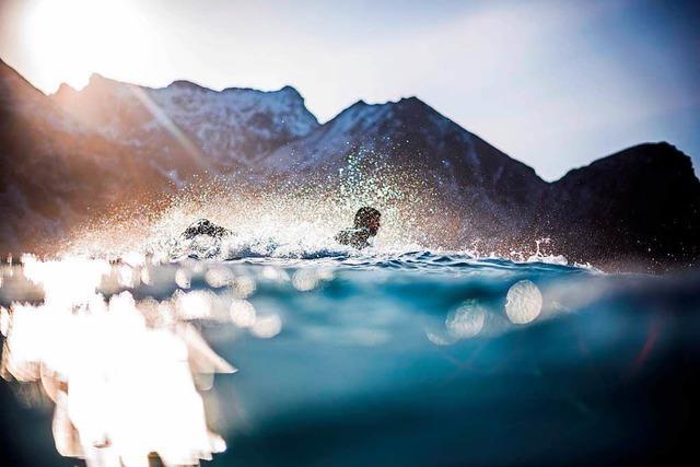 Surfen in Norwegen: bei Minus 13 Grad durch den Schneesturm