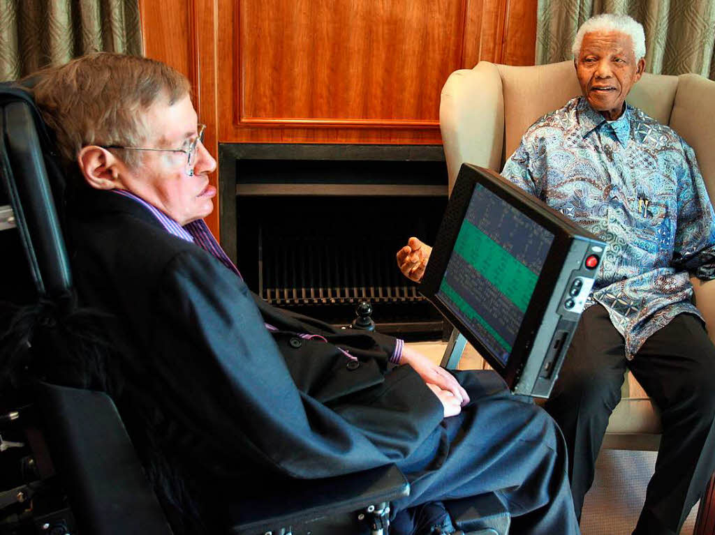 Auch mit dem ehemaligen Prsidenten von Sdafrika, Nelson Mandela (rechts), traf sich der Astrophysiker (2008).