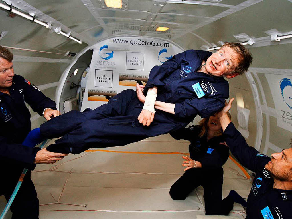 Nach seinen theoretischen Forschungen zum Weltraum durfte Hawking 2007 auch einmal die Schwerelosigkeit am eigenen Krper erleben.