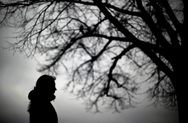 Alles grau: Manche Menschen leiden jed...t und Winter an Stimmungsschwankungen.  | Foto: dpa