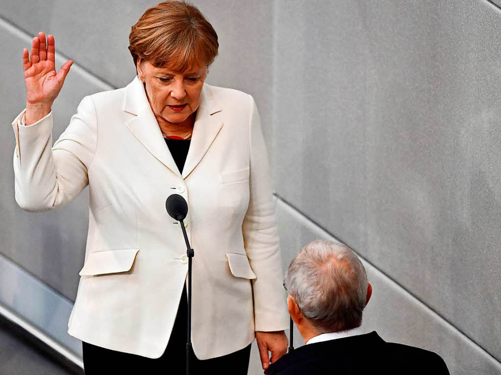 Am heutigen Mittwoch ist Merkel nun zum viertel Mal zur Bundeskanzlerin gewhlt und vereidigt worden.