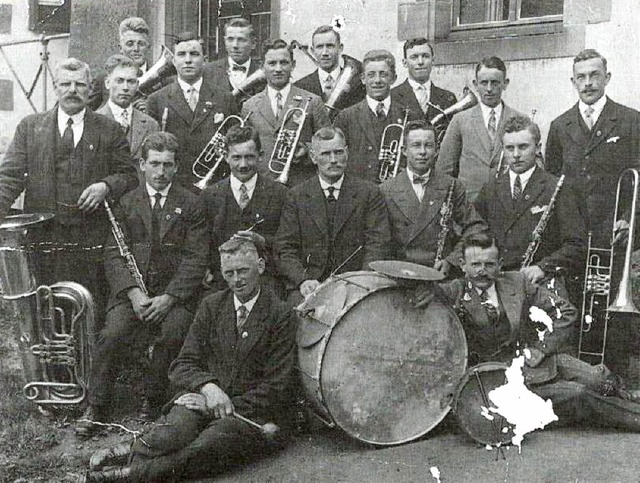 Der Musikverein in seiner Zusammensetzung im Jahr 1938.   | Foto: Privat