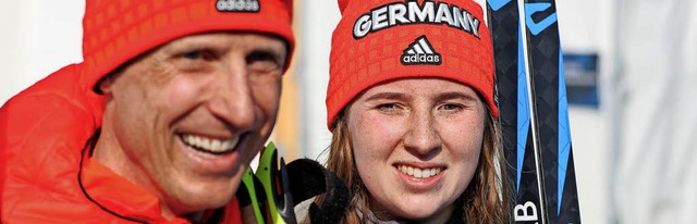 Er hat gut lachen: Martin Hrtl ist de... Bronzemedaillengewinnerin Clara Klug.  | Foto: dpa