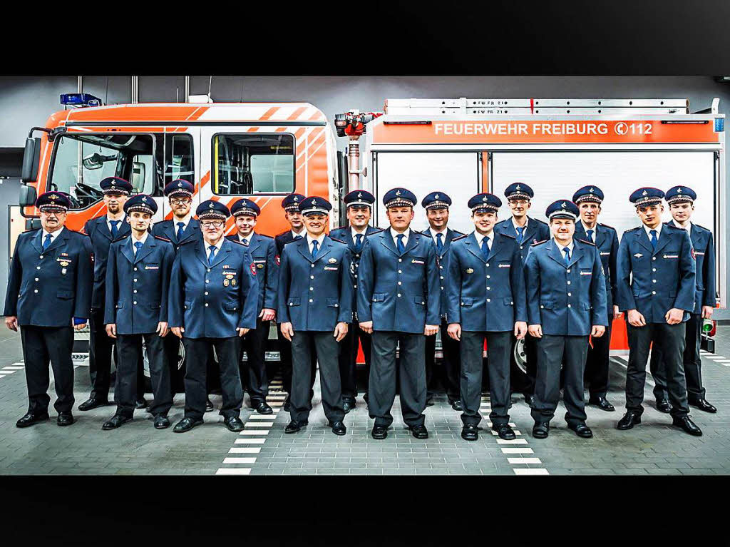 Die freiwillige Feuerwehr Abteilung 04 - Zhringen zhlt aktuell 25 aktive Mitglieder in der Einsatzabteilung.   Ihre Schwerpunkte sind: Brandschutz, Einfache Technische Hilfe, Versorgung bei zeitlich langen Einstzen, Mitwirkung im Katastrophenschutz. (www.facebook.com/Abteilung04)