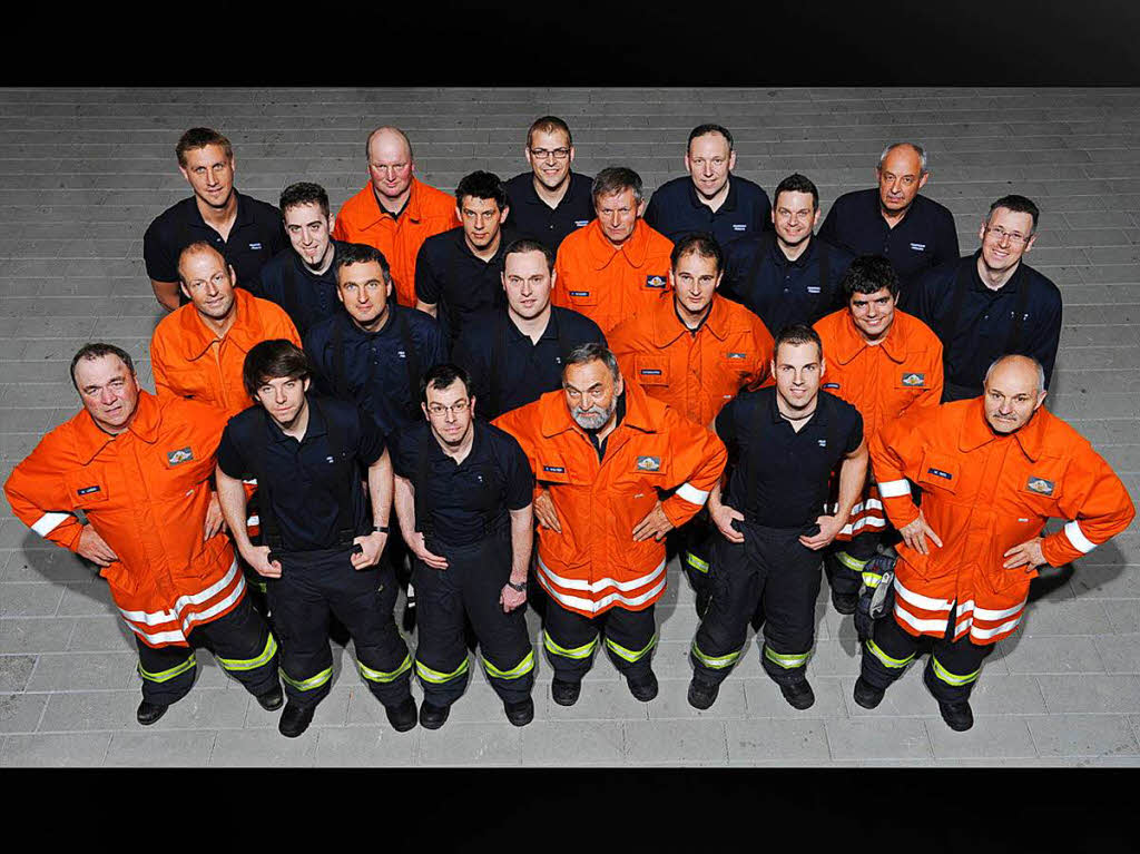 Die freiwillige Feuerwehr Abteilung 10  – Opfingen zhlt aktuell 38 aktive Mitglieder in der Einsatzabteilung.   Ihre Schwerpunkte sind: Brandschutz, Sonderausbildung in Technischer Hilfe, Mitwirkung im Katastrophenschutz. (www.facebook.com/FFWOpfingen)