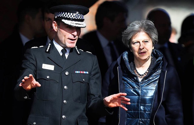 Theresa May, Premierministerin von Gro...ppelagenten Skripal und seine Tochter.  | Foto: dpa