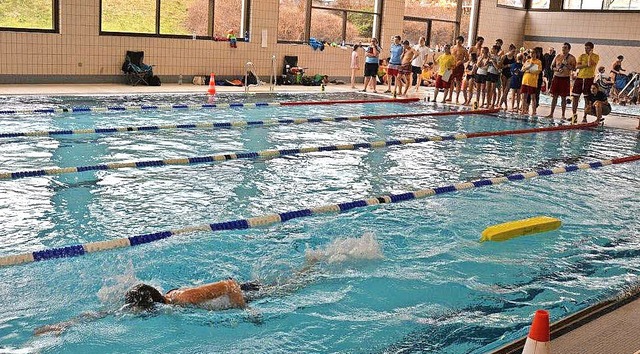 <BZ-FotoAnlauf>DLRG: </BZ-FotoAnlauf>1...smeisterschaft im Hallenbad Grenzach.   | Foto: DLRG