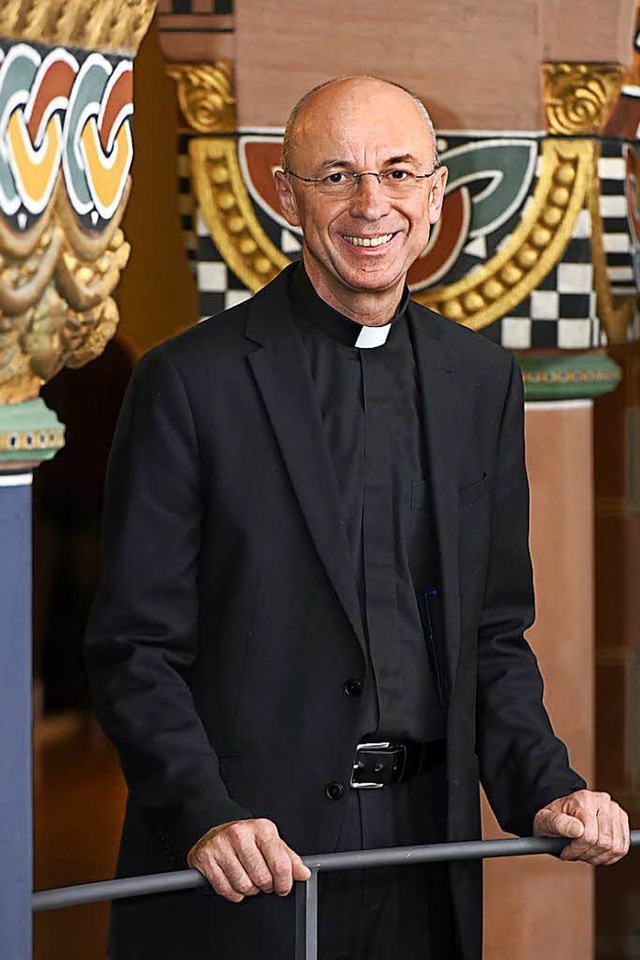 Peter Birkhofer im Treppenhaus des Ord... &#8222;Weltkirche und kumene&#8220;.  | Foto: Fotos: Thomas Kunz