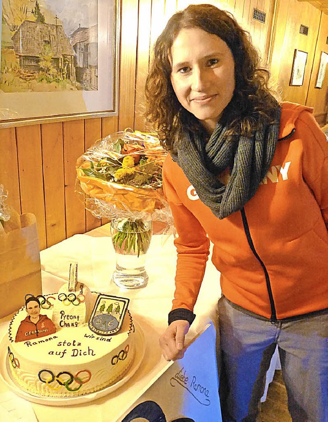 Olympiatorte fr Ramona Straub  | Foto: Annemarie Zwick