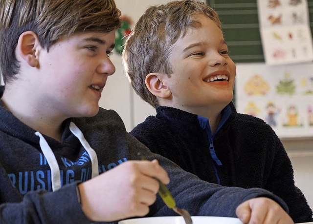 Schler beim Mittagessen im Hort in Lenzkirch  | Foto: Florian Schlosser