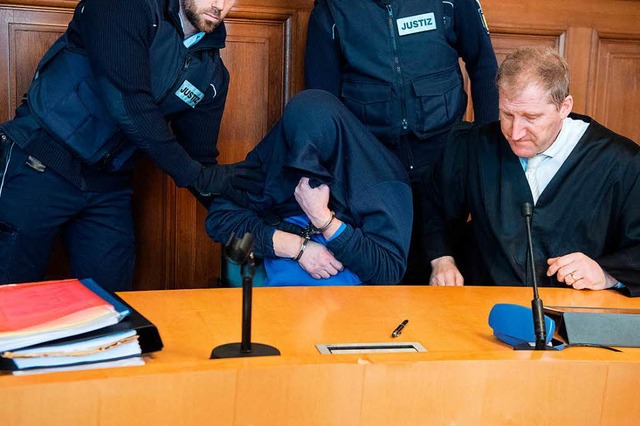 Drazen D. am Freitag auf der Anklageba...er alte Ex-Partner der getteten Frau.  | Foto: dpa