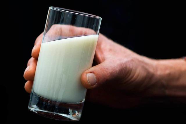 Wegen Insolvenz eines Großhändlers wird auf regionalen Bauernhöfen keine Milch mehr abgeholt