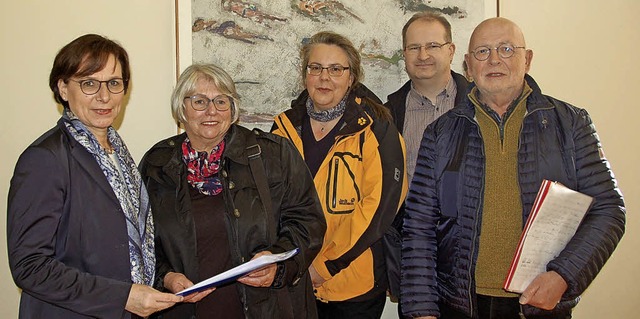 OB Edith Schreiner (von links) nahm au...Reichert 234 Unterschriften entgegen.   | Foto: Hubert Rderer