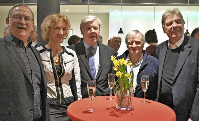 In froher Runde mit dem Jubilar (von l..., Rudolf Schpflin und Peter Schmider   | Foto: Horst Donner
