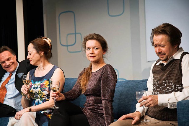 Dirk Waanders, Regine Effinger, Elisab...Theil (von links) auf dem blauen Sofa.  | Foto: Mathias Lauble