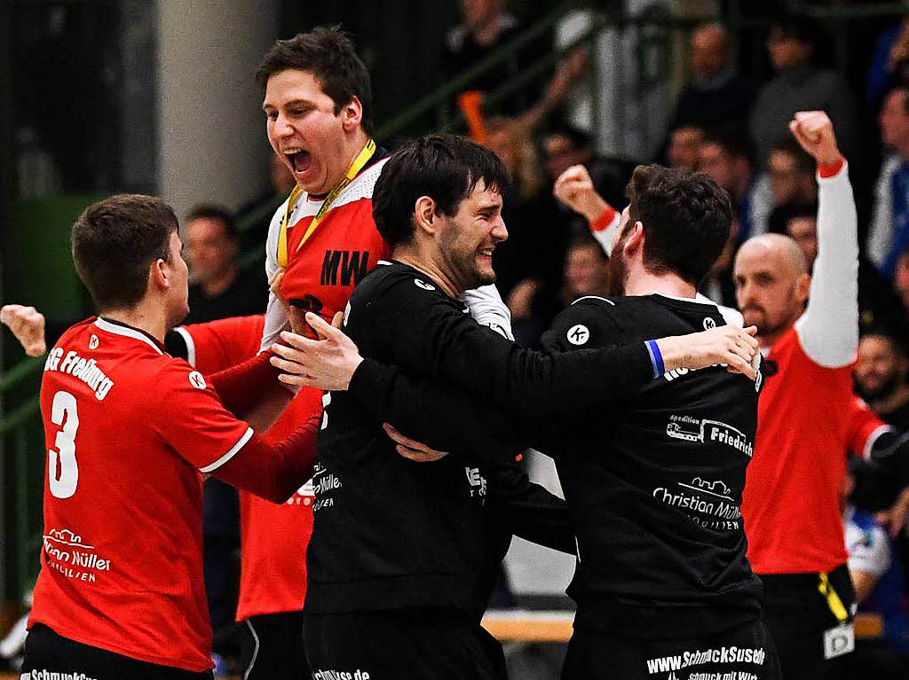 Hart, aber stets fair – Impressionen rund um das stimmungsvolle Freiburger Derby zwischen der Handball-Union und der HSG.