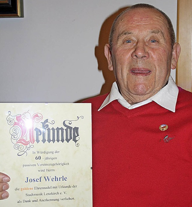 Josef Wehrle frdert seit  60 Jahren  ...sik Lenzkirch als passives Mitglied.    | Foto: Inken Kramer