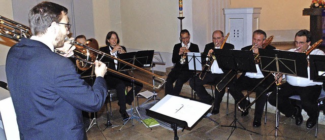 Der Posaunenchor  unter Leitung von J...musikalisch auf die Passionszeit ein.   | Foto: Gottstein