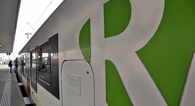 Die Regio-S-Bahn im Landkreis Lrrach soll weiter ausgebaut werden.   | Foto: Daniel Gramespacher