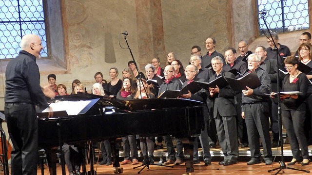 Der Kammerchor Mllheim (Leitung: Albr...etter am Wochenende mit sich brachte.   | Foto: Bianca Flier