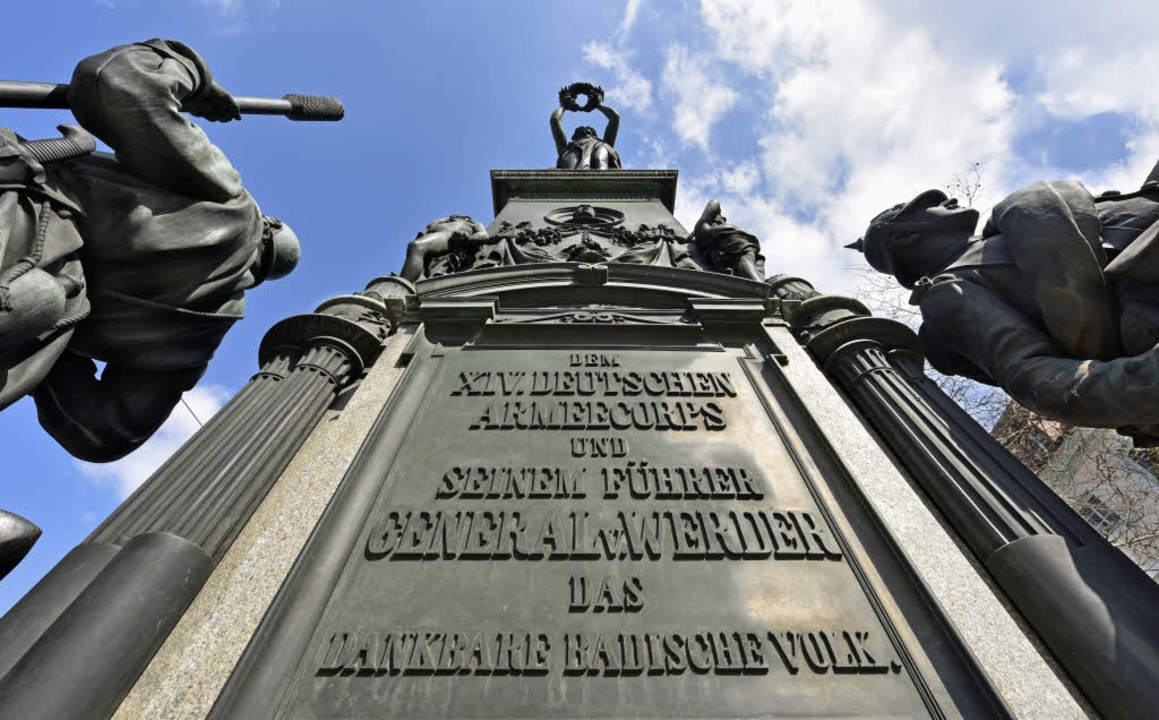 Das Siegesdenkmal bleibt, der Platz bekommt einen neuen Namen.  | Foto: Michael Bamberger