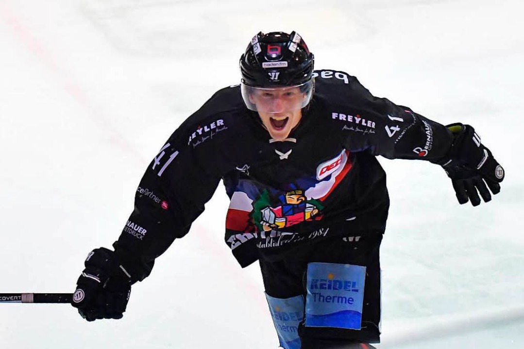 Erzielte den Gamewinner in der dramati...Verlngerung in Bad Tlz: Jannik Herm.  | Foto: Achim Keller