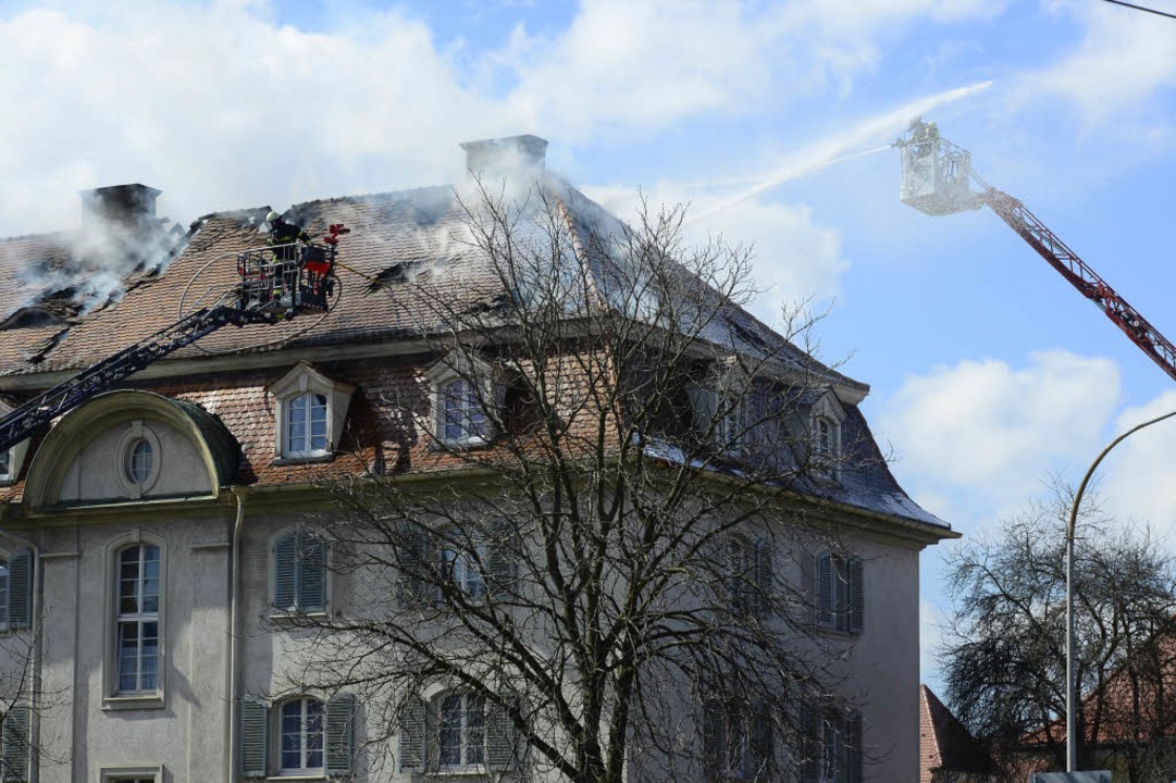 In Haslach hat ein Dachstuhl eines Hauses gebrannt.  | Foto: Ingo Schneider