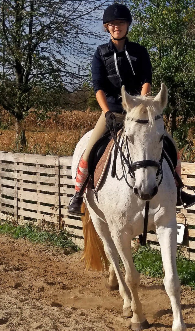 Alexa Goldschmidt fhlt sich auf dem Pferd pudelwohl.   | Foto: Privat